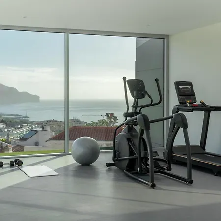 Maravilhas I By An Island