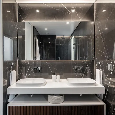 Maravilhas I By An Island *