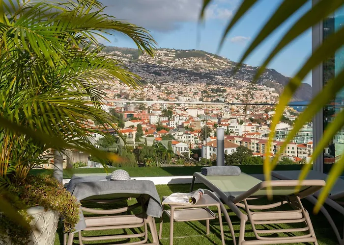 Maravilhas I By An Island Funchal