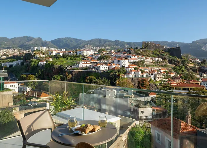 Maravilhas I By An Island *