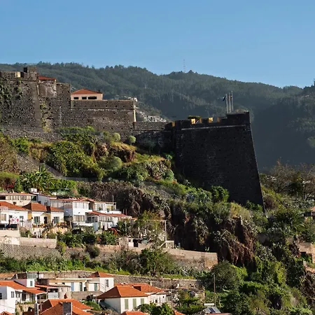 Maravilhas I By An Island * Funchal (Madeira)