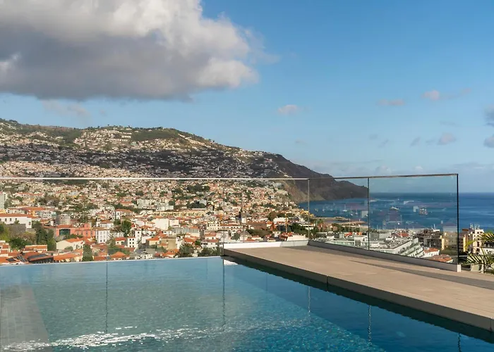 Maravilhas I By An Island *