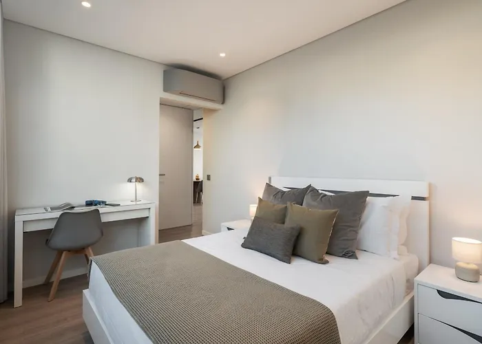 Maravilhas I By An Island