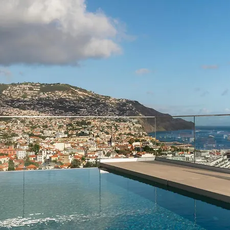 Maravilhas I By An Island *