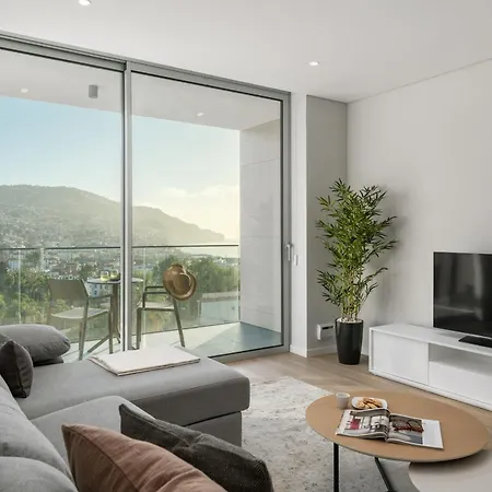 Maravilhas I By An Island Фуншал